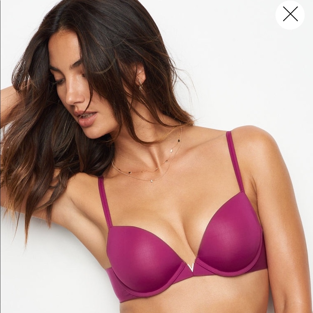 ❤️❤️NEW.❤️❤️Victoria Secret. Push up plunge bra.